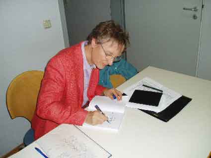 signieren... ganz sch�n anstrengend!